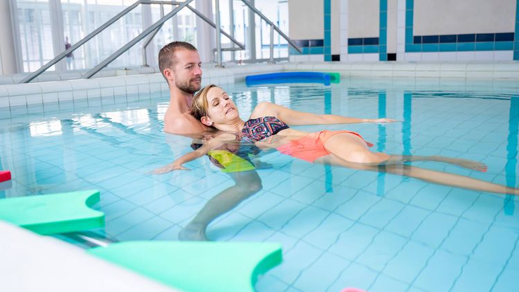Einzel-Wassertherapie in der Neurologie