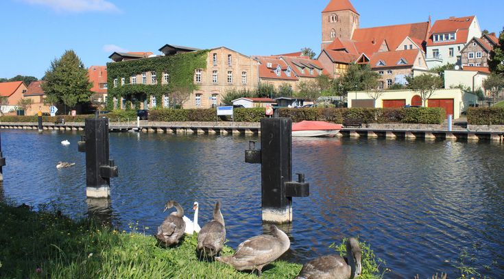 Altstadt mit See in Plau am See
